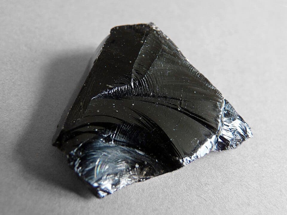 How to Identify Obsidian (and Tell It From Fake Glass)