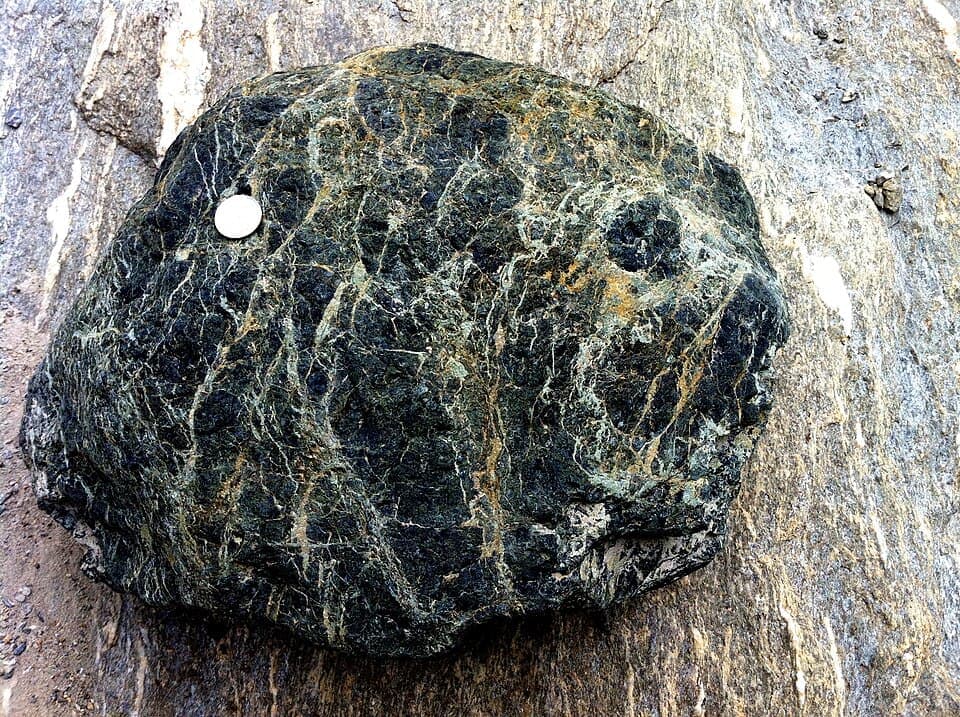 Serpentine, Serpentinite